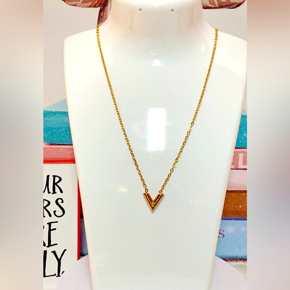 LOW START - LOUIS VUITTON Necklace Essential V Gold Plated Italy - Picture 3 of 8